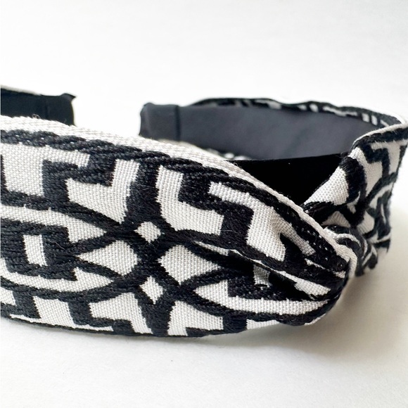 That Girl Headband - Black/White or Magenta/White Patterned Headband - Picture 10 of 10